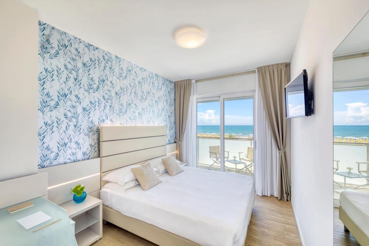 Hotel Astoria Каорле Екстериор снимка