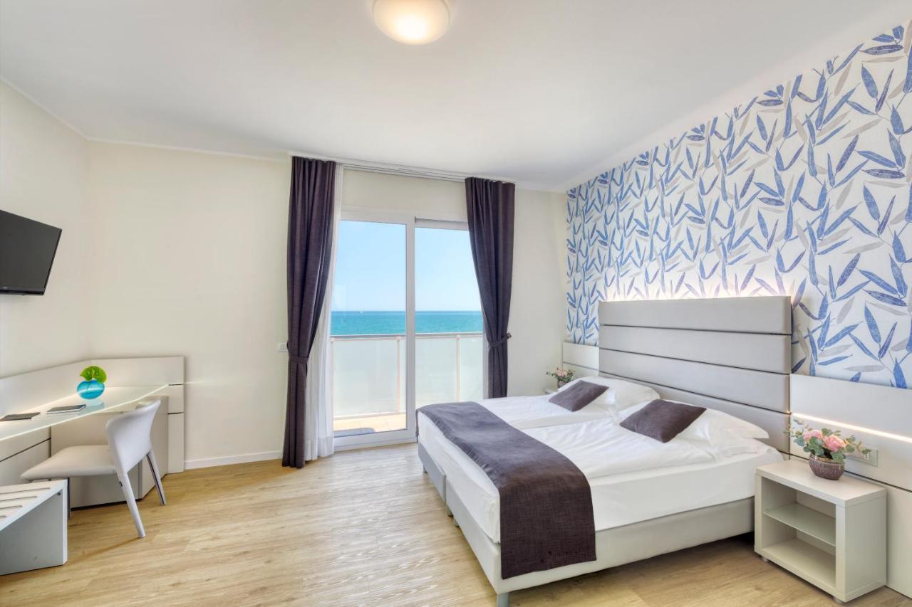 Hotel Astoria Каорле Екстериор снимка