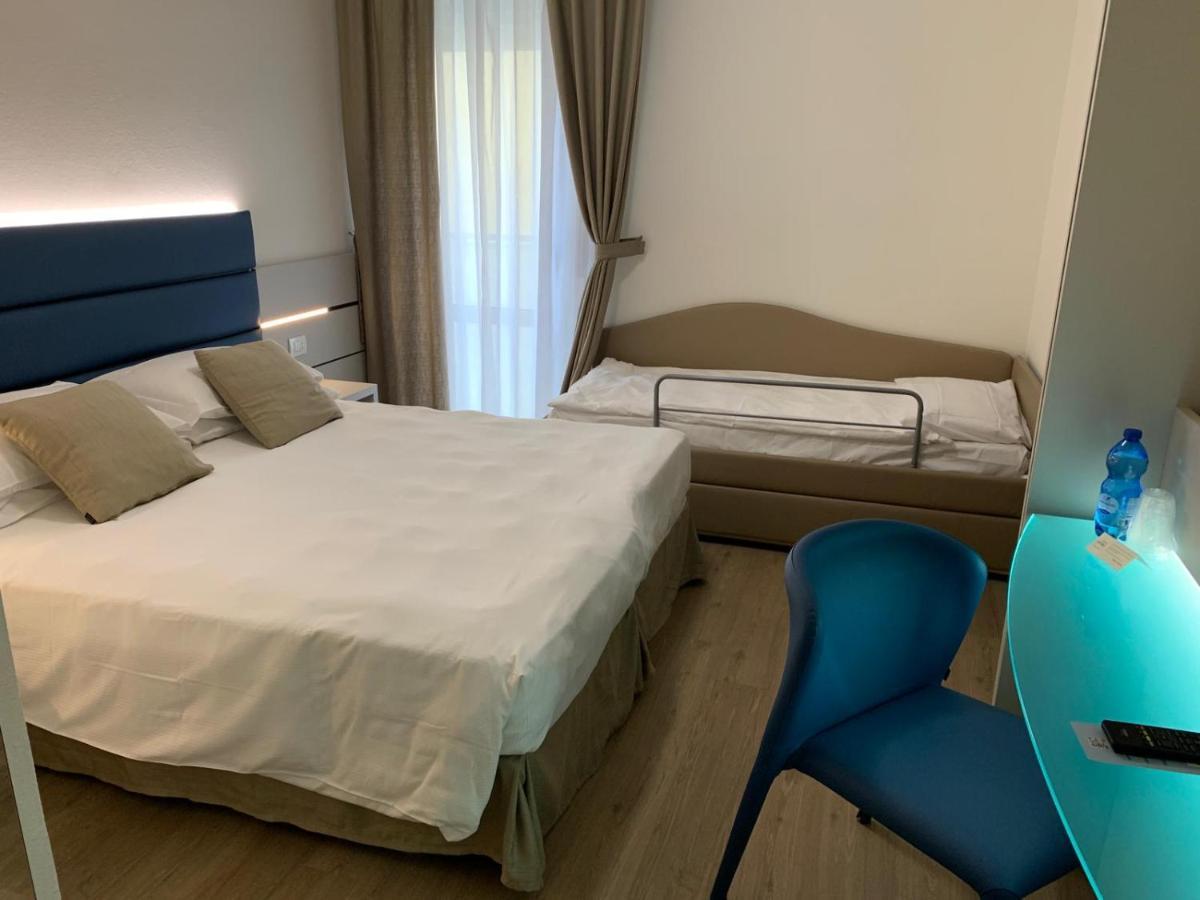 Hotel Astoria Каорле Екстериор снимка