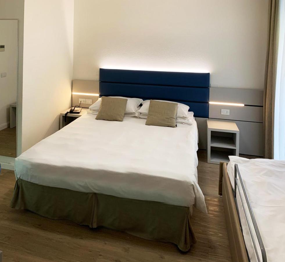 Hotel Astoria Каорле Екстериор снимка
