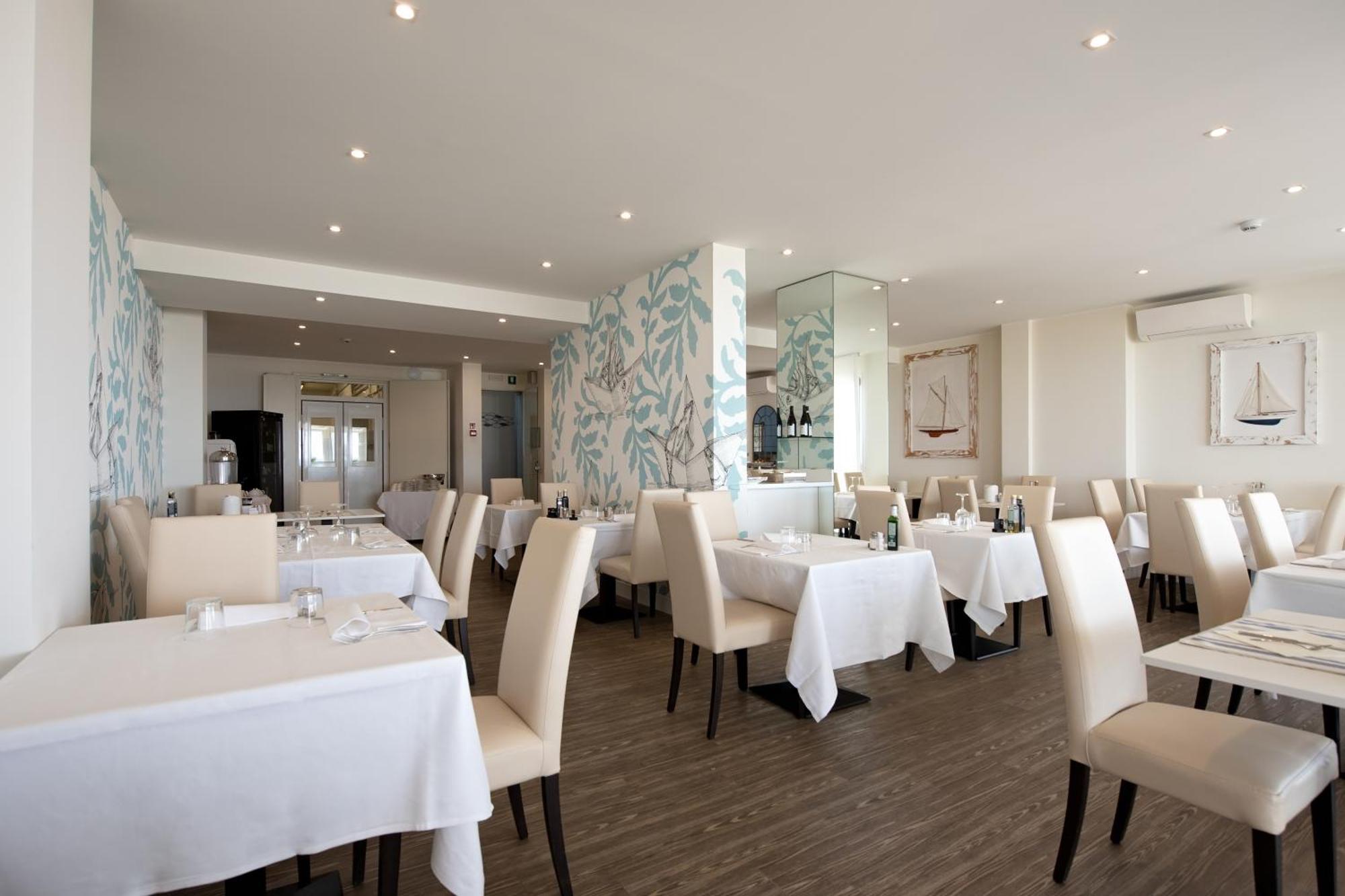 Hotel Astoria Каорле Екстериор снимка