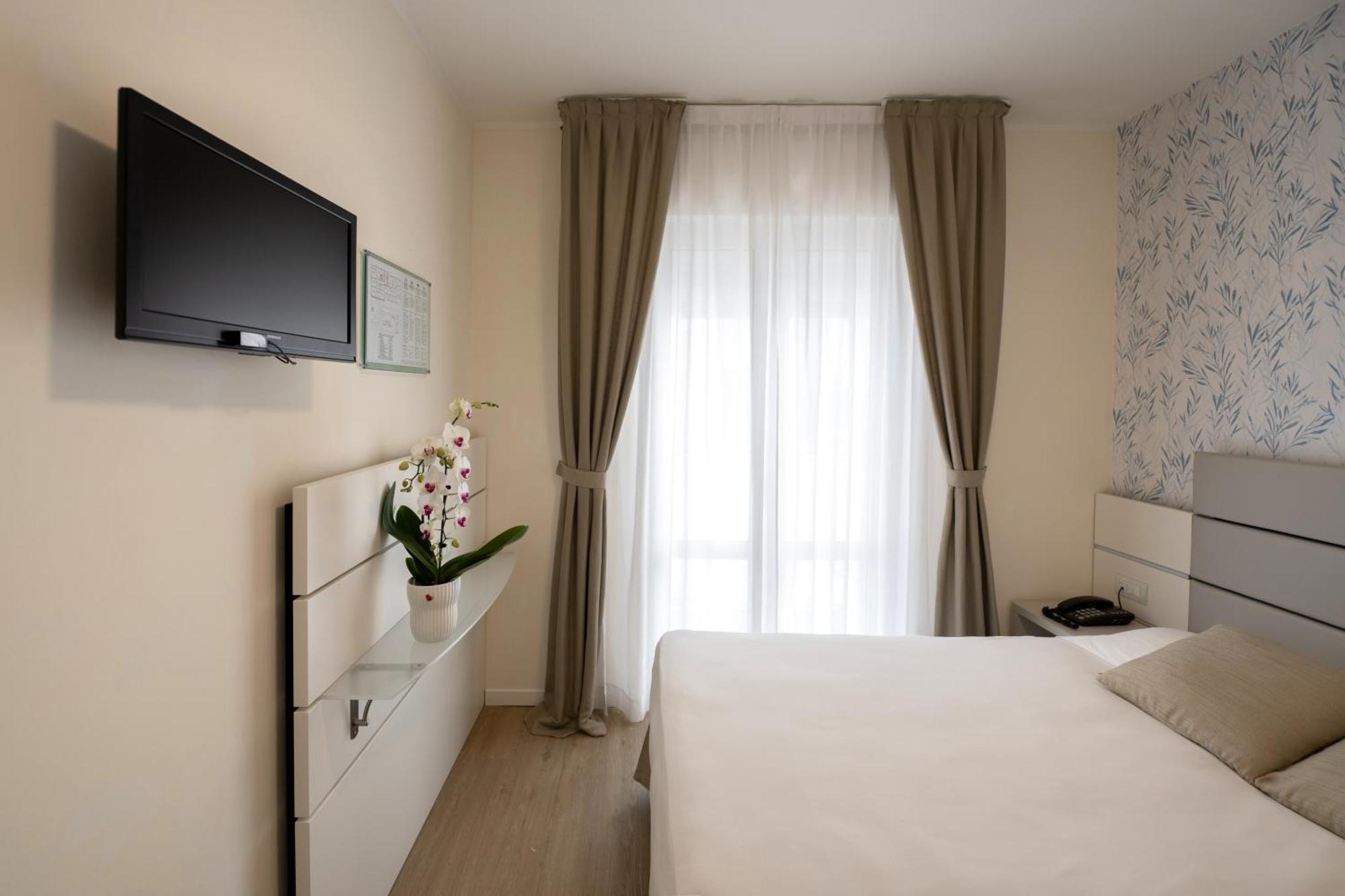 Hotel Astoria Каорле Екстериор снимка