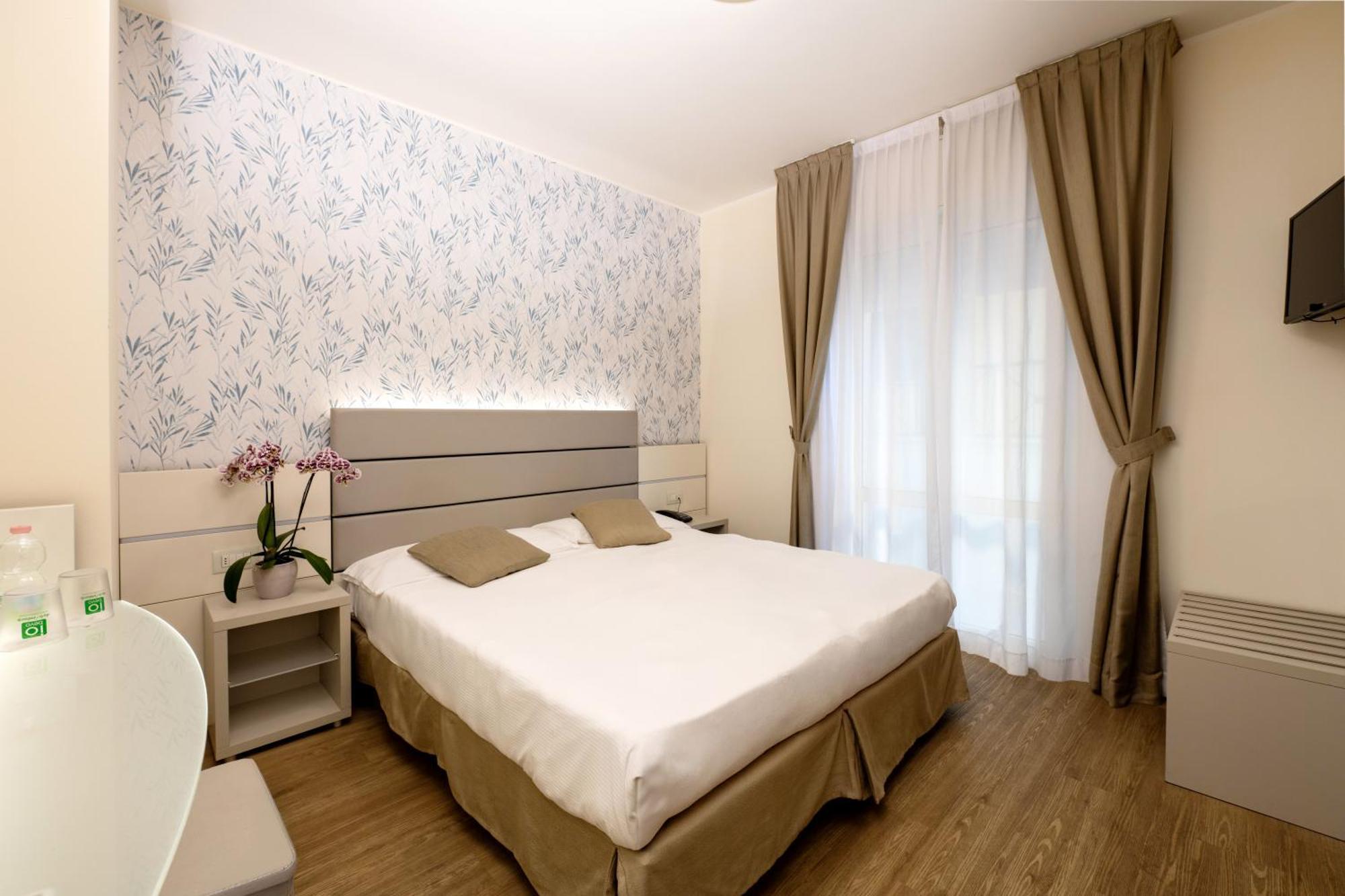 Hotel Astoria Каорле Екстериор снимка