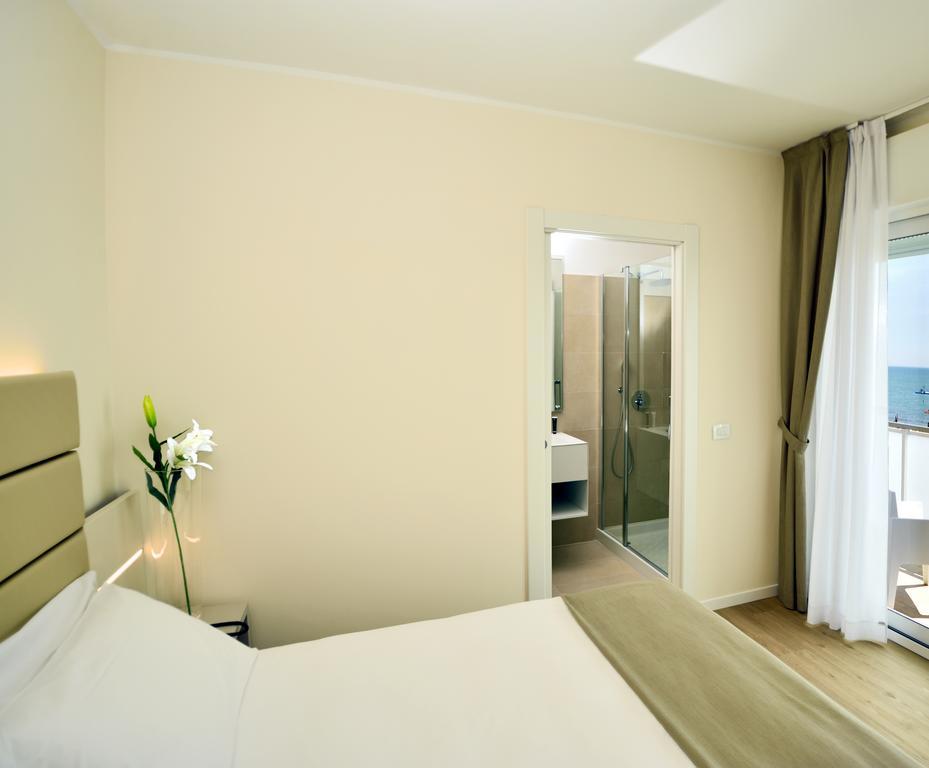 Hotel Astoria Каорле Екстериор снимка